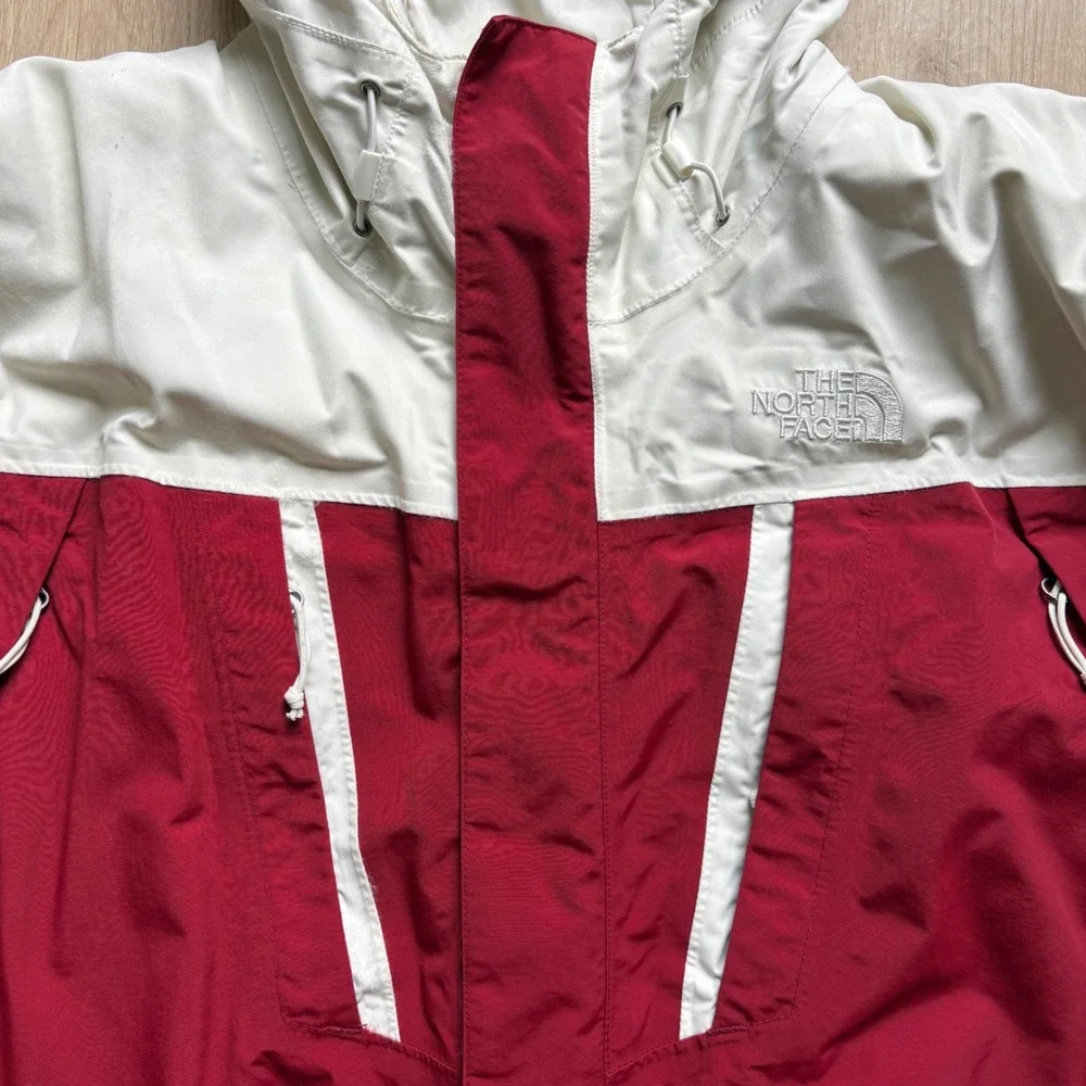 The North Face HyVent Ski Jacket Mens XL Red White Hooded Insulated Winter Coat